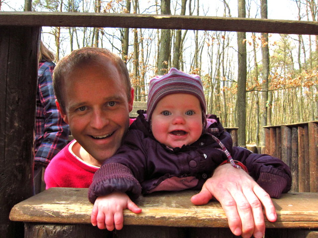 20130401 Paula und Papa im Märchenwald